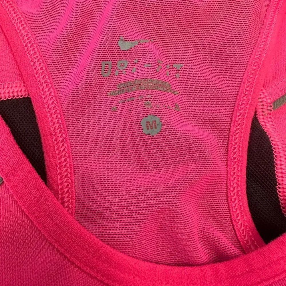 Nike Hot Pink Athletic Tank Top Woman’s Size Medium - Picture 4 of 5